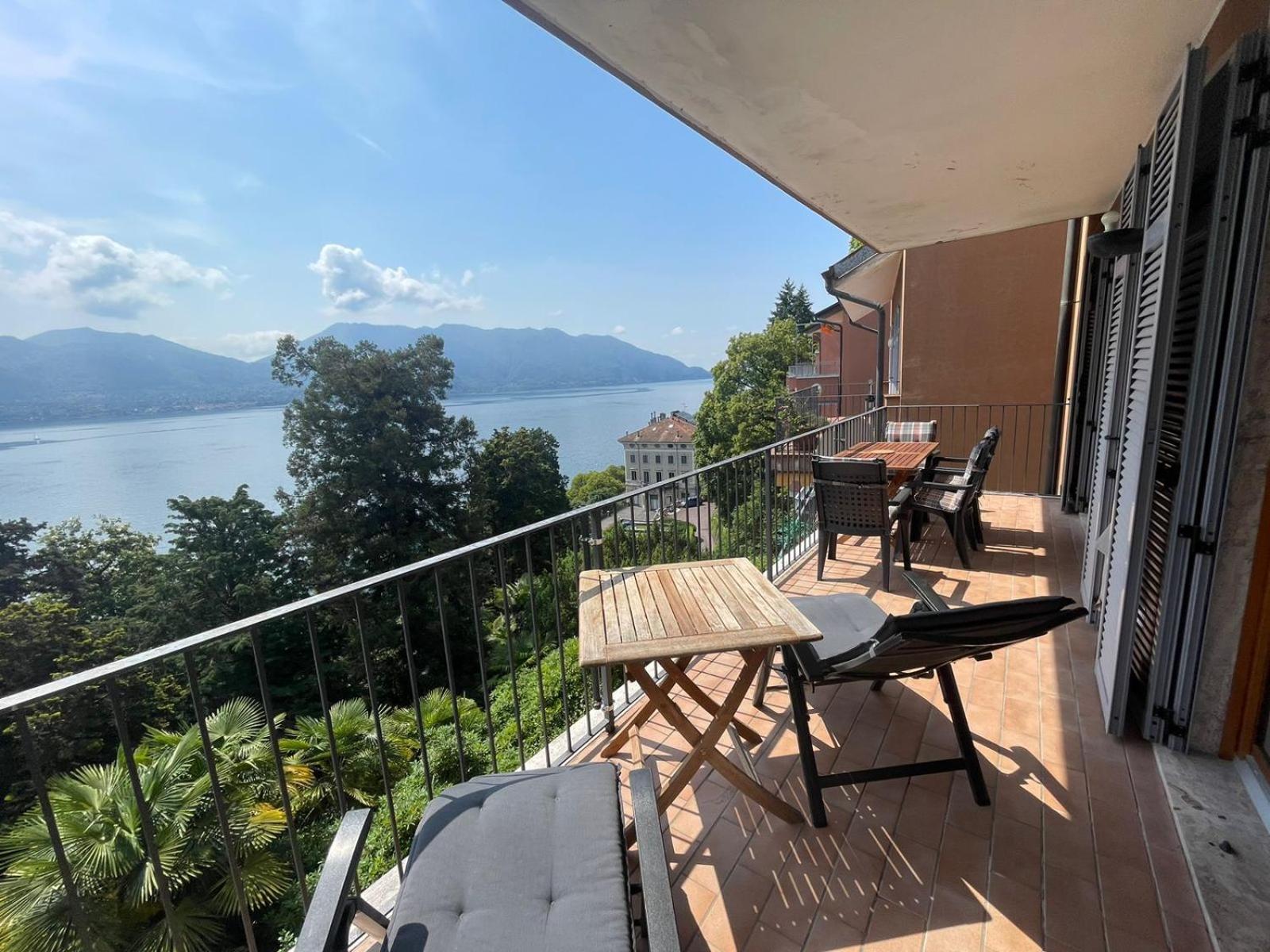 Gioia Apartment Oggebbio Bagian luar foto